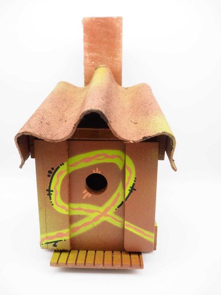 Vogelhäuschen, handgefertigt, nachhaltig, Nistplatz, Vogelschutz, Save the Farm, Naturschutz, Tiere, Geschenk, Garten, Dekoration, Frühling, Sommer, Winter, Umwelt, Artenvielfalt, Lebensraum, Stuttgart, Baden-Württemberg, Deutschland